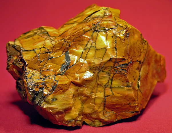 Opala de Serpa, Beja via Mindat.org