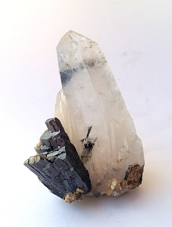 Ferberite e Quartzo, Mina da Panasqueira via Mindat.org